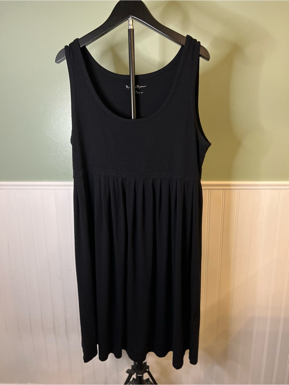 mercer & madison Black Sleeveless Scoop Neck Gathered Midi Dress. Size XL